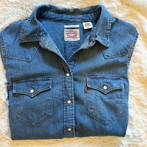 Levi’s Western Denim Shirt - Picture 7 of 9